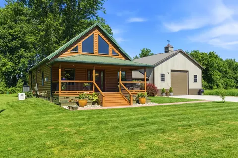 13525 Newark Dr NE, Millersport, OH 43046