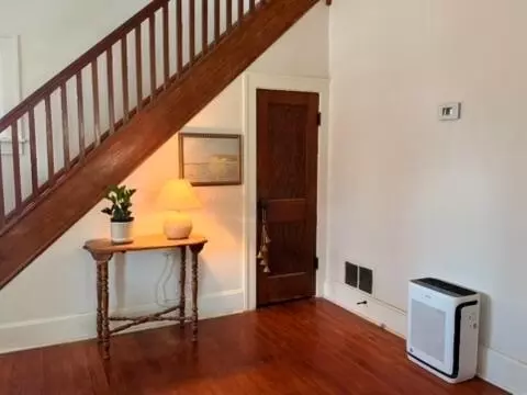 Entry Way - 1245 E Chestnut St, Lancaster, OH 43130 photo 2 of 6