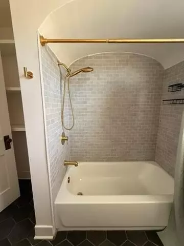 Bath - 1245 E Chestnut St, Lancaster, OH 43130 photo 3 of 3