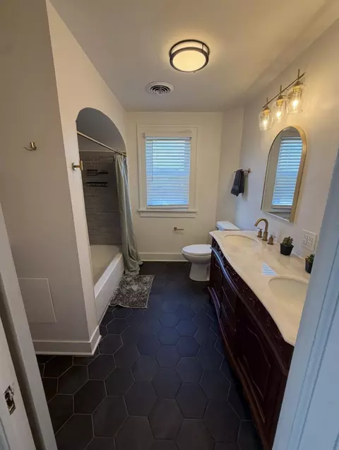 Bath - 1245 E Chestnut St, Lancaster, OH 43130 photo 1 of 3
