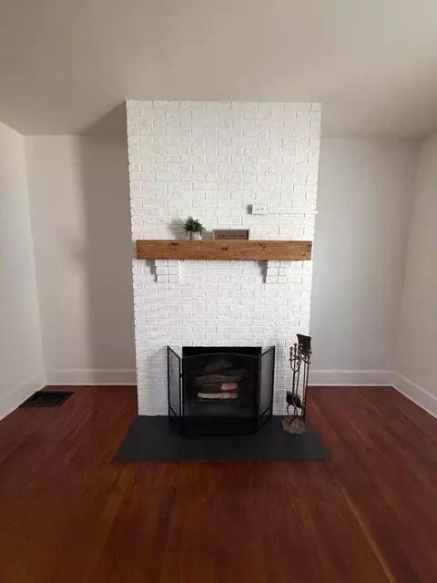 Living - 1245 E Chestnut St, Lancaster, OH 43130 photo 3 of 3
