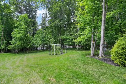 Exterior - 660 King Beach Dr, Howard, OH 43028 photo 9 of 10