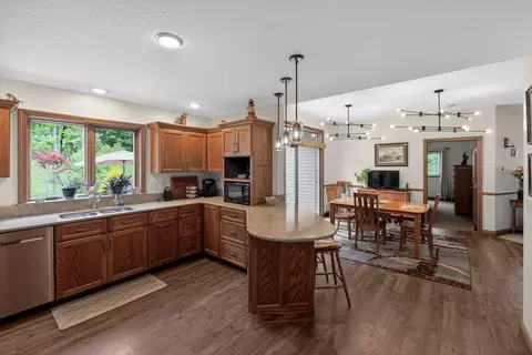 Kitchen - 660 King Beach Dr, Howard, OH 43028 photo 3 of 5