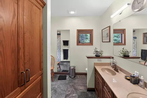 Bath - 660 King Beach Dr, Howard, OH 43028 photo 1 of 5