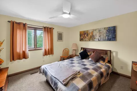 Bedroom - 660 King Beach Dr, Howard, OH 43028 photo 4 of 7