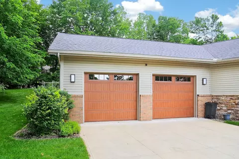 Exterior - 660 King Beach Dr, Howard, OH 43028 photo 7 of 10