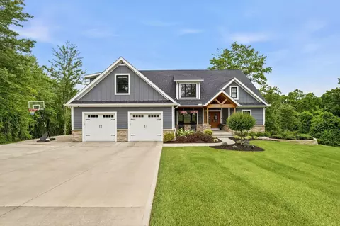 344 Dogwood Dr, Thornville, OH 43076