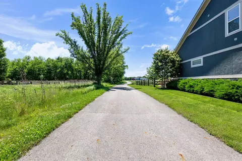 Exterior - 3751 Sanctuary Loop, Hilliard, OH 43026 photo 7 of 9