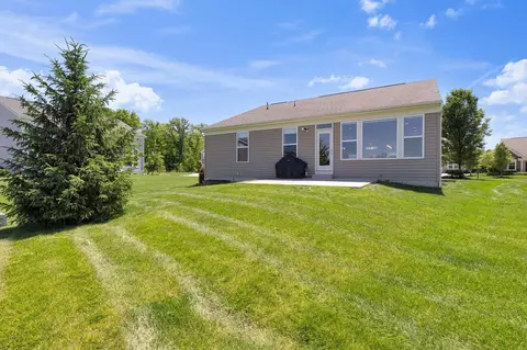 Exterior - 3751 Sanctuary Loop, Hilliard, OH 43026 photo 6 of 9
