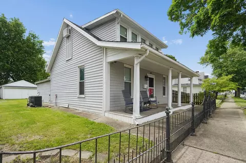 Exterior - 412 S Washington St, Circleville, OH 43113 photo 3 of 10