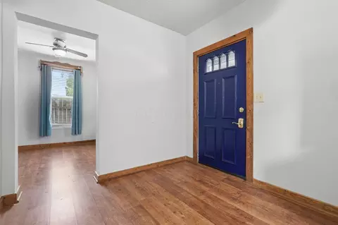 Entry Way - 412 S Washington St, Circleville, OH 43113 photo 2 of 5