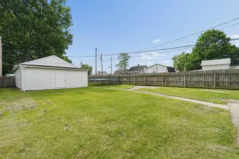Exterior - 412 S Washington St, Circleville, OH 43113 photo 7 of 10
