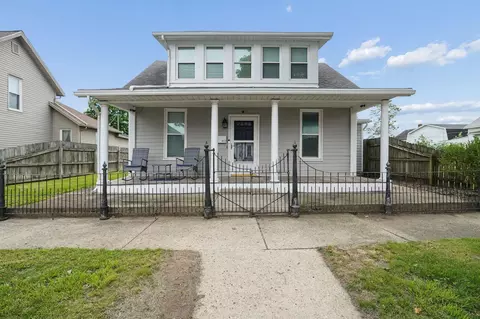 Exterior - 412 S Washington St, Circleville, OH 43113 photo 2 of 10