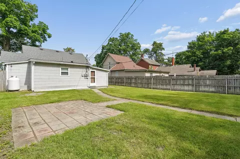 Exterior - 412 S Washington St, Circleville, OH 43113 photo 8 of 10