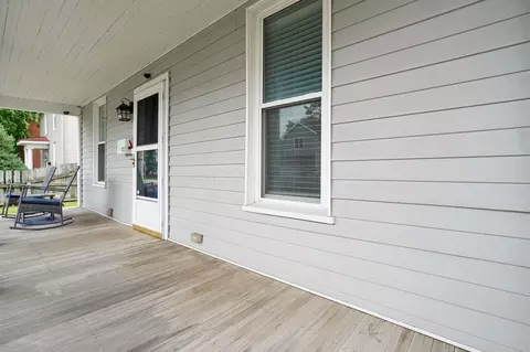 Exterior - 412 S Washington St, Circleville, OH 43113 photo 5 of 10