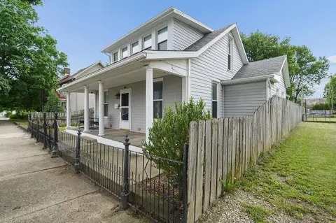 Exterior - 412 S Washington St, Circleville, OH 43113 photo 4 of 10
