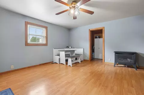 Living - 412 S Washington St, Circleville, OH 43113 photo 1 of 1