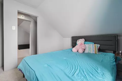 Bedroom - 412 S Washington St, Circleville, OH 43113 photo 6 of 6