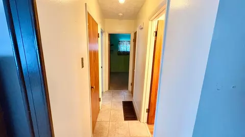 Entry Way - 3321 Eakin Rd, Columbus, OH 43204 photo 1 of 1