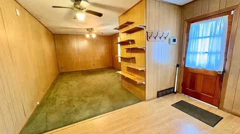 Living - 3321 Eakin Rd, Columbus, OH 43204 photo 1 of 3