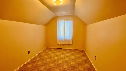 Bedroom - 3321 Eakin Rd, Columbus, OH 43204 photo 3 of 4