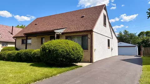 Exterior - 3321 Eakin Rd, Columbus, OH 43204 photo 2 of 6