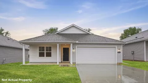 233 Vine Grove Dr, Circleville, OH 43113