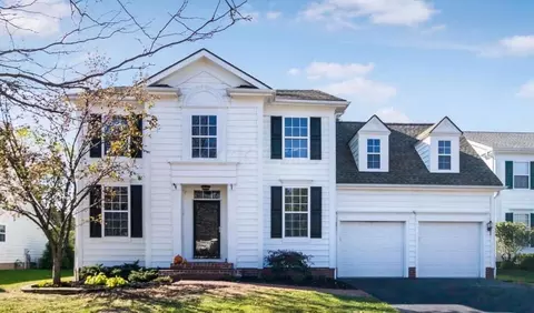 5077 Turner Close, New Albany, OH 43054