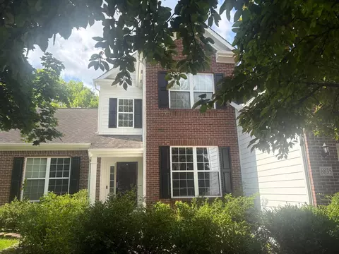 6835 Bishops Crossing Cir, Dublin, OH 43016