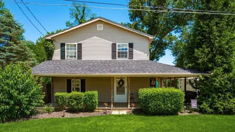 5558 Alder Dr NE, Thornville, OH 43076