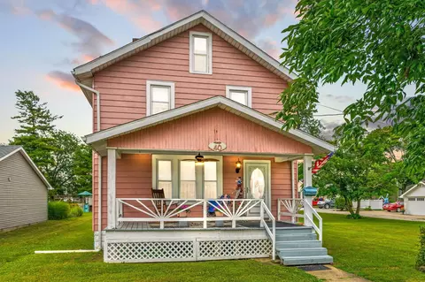 40 Walnut St, Ashville, OH 43103