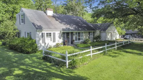 111 Highgate Rd, Granville, OH 43023