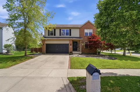 692 Crofton Loop, Delaware, OH 43015