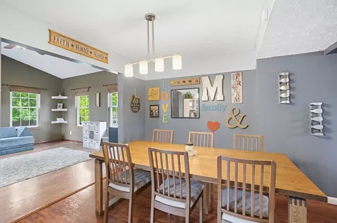 Dining - 692 Crofton Loop, Delaware, OH 43015 photo 1 of 2