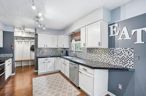 Kitchen - 692 Crofton Loop, Delaware, OH 43015 photo 1 of 6