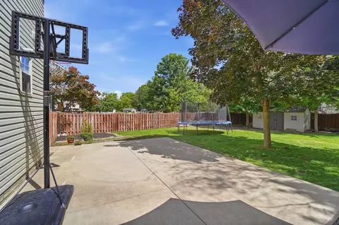 Exterior - 692 Crofton Loop, Delaware, OH 43015 photo 7 of 10