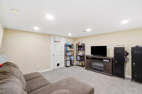 Other - 692 Crofton Loop, Delaware, OH 43015 photo 7 of 9