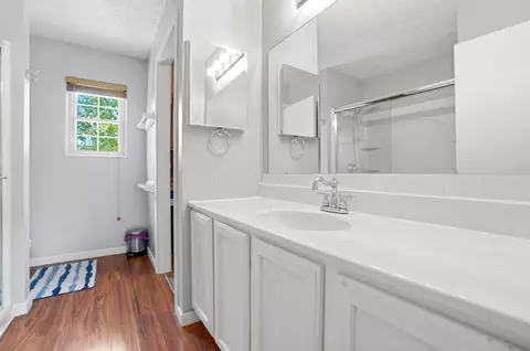 Bath - 692 Crofton Loop, Delaware, OH 43015 photo 2 of 4
