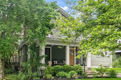 122 E Dunedin Rd, Columbus, OH 43214