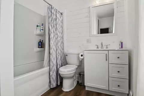 Bath - 312 Park Ave, Prospect, OH 43342 photo 2 of 4