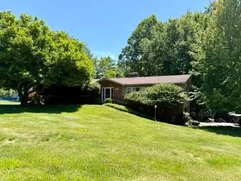 1280 Howell Dr, Newark, OH 43055