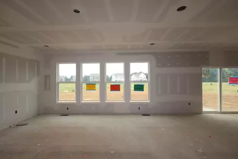 Living - 1473 Pieper Ln, Delaware, OH 43015 photo 1 of 1