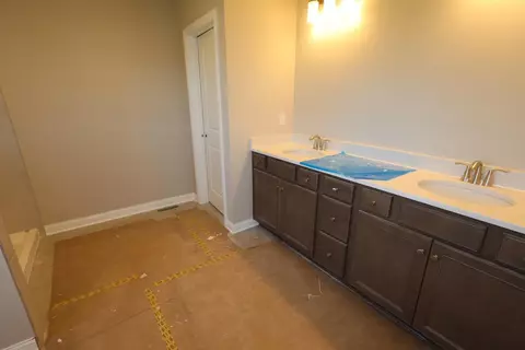 Bath - 1473 Pieper Ln, Delaware, OH 43015 photo 1 of 3