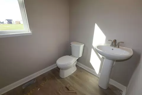 Bath - 1473 Pieper Ln, Delaware, OH 43015 photo 3 of 3