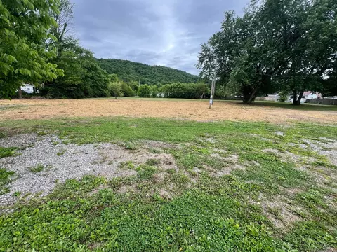 306 S Maple St, Bainbridge, OH 45612
