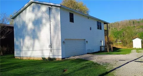 6855 N State Route 60 NW, Mcconnelsville, OH 43756