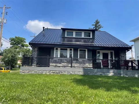 963 Adair Ave, Zanesville, OH 43701