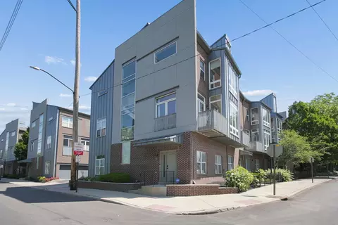 44 W Deshler Ave, Columbus, OH 43206