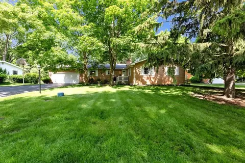 1361 Deerlick Dr, Columbus, OH 43228