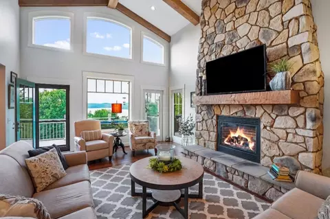 Living - 23018 Loop Rd, Senecaville, OH 43780 photo 5 of 5